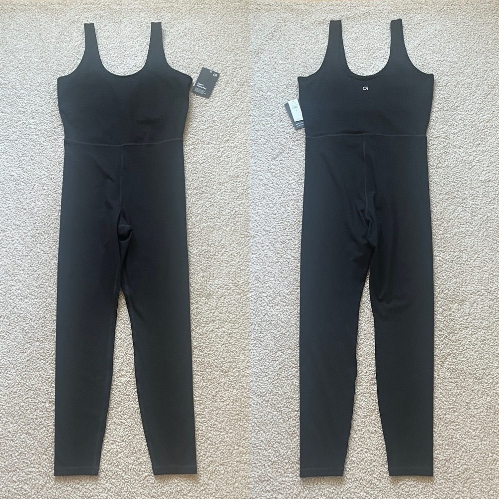 GapFit Movement Onesie NWT Size Medium - Picture 9 of 10
